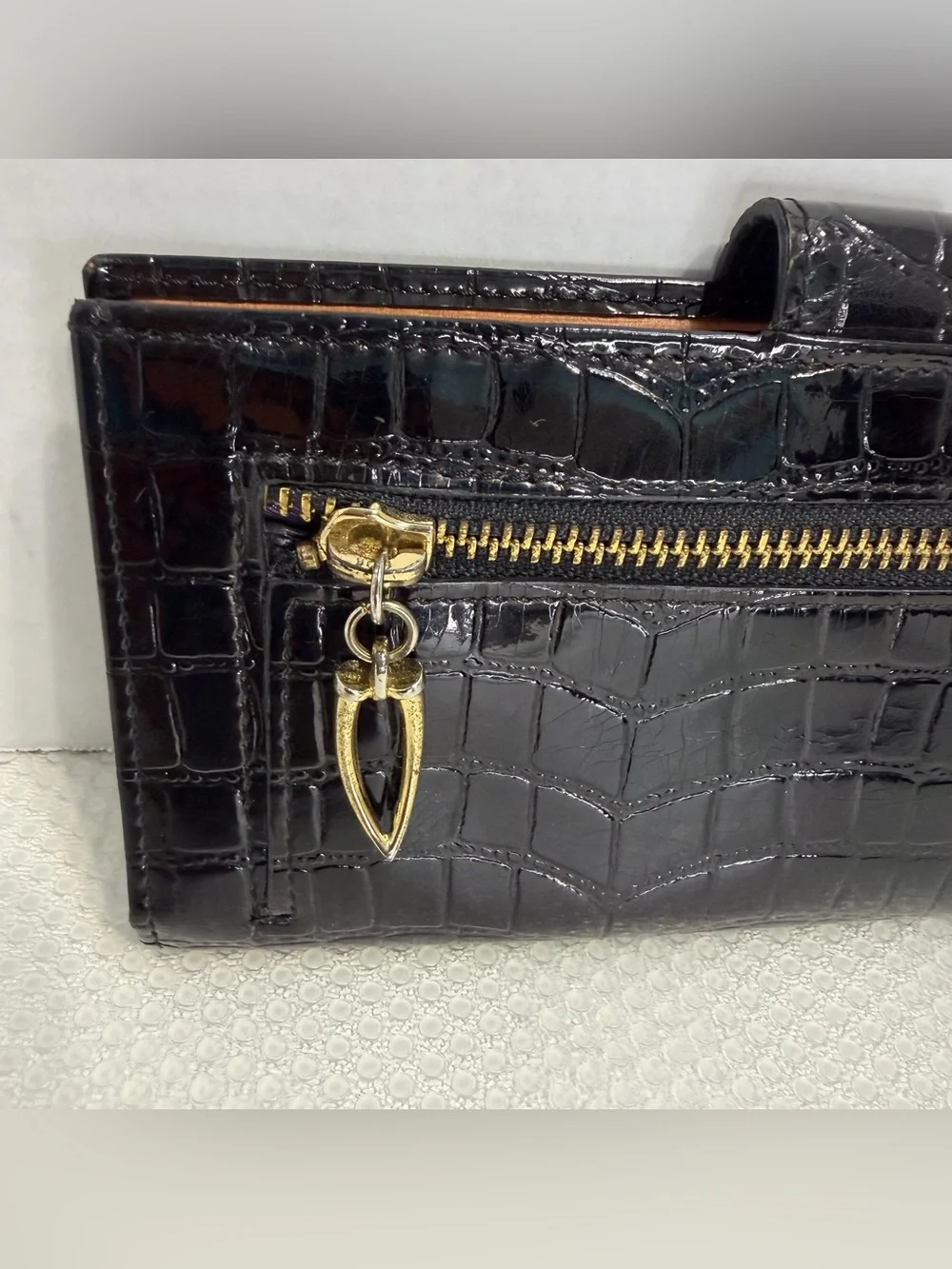 Black Croc-Embossed Women's Wallet - Classic Everyday Style